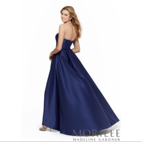 Satin Dress Beaded Pocket Details & Soft Pleating at the Natural Waist. - Picture 4 of 6